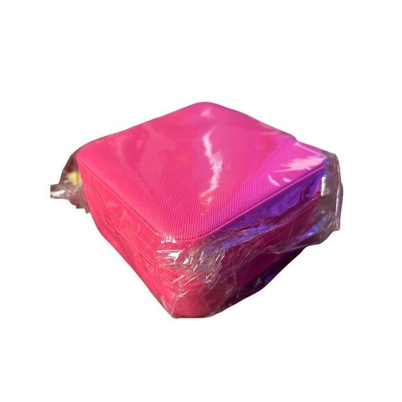 NWT Hot Pink Travel Jewelry Box with Dividers, mirror and Zipper - Picture 4 of 5
